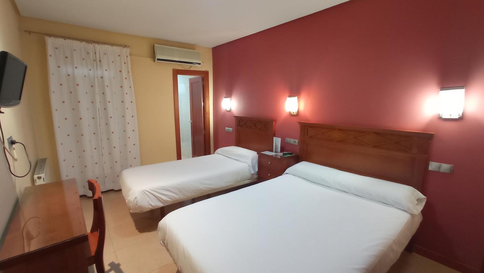 Pension Restaurante Casablanca Torreperogil Номер фото