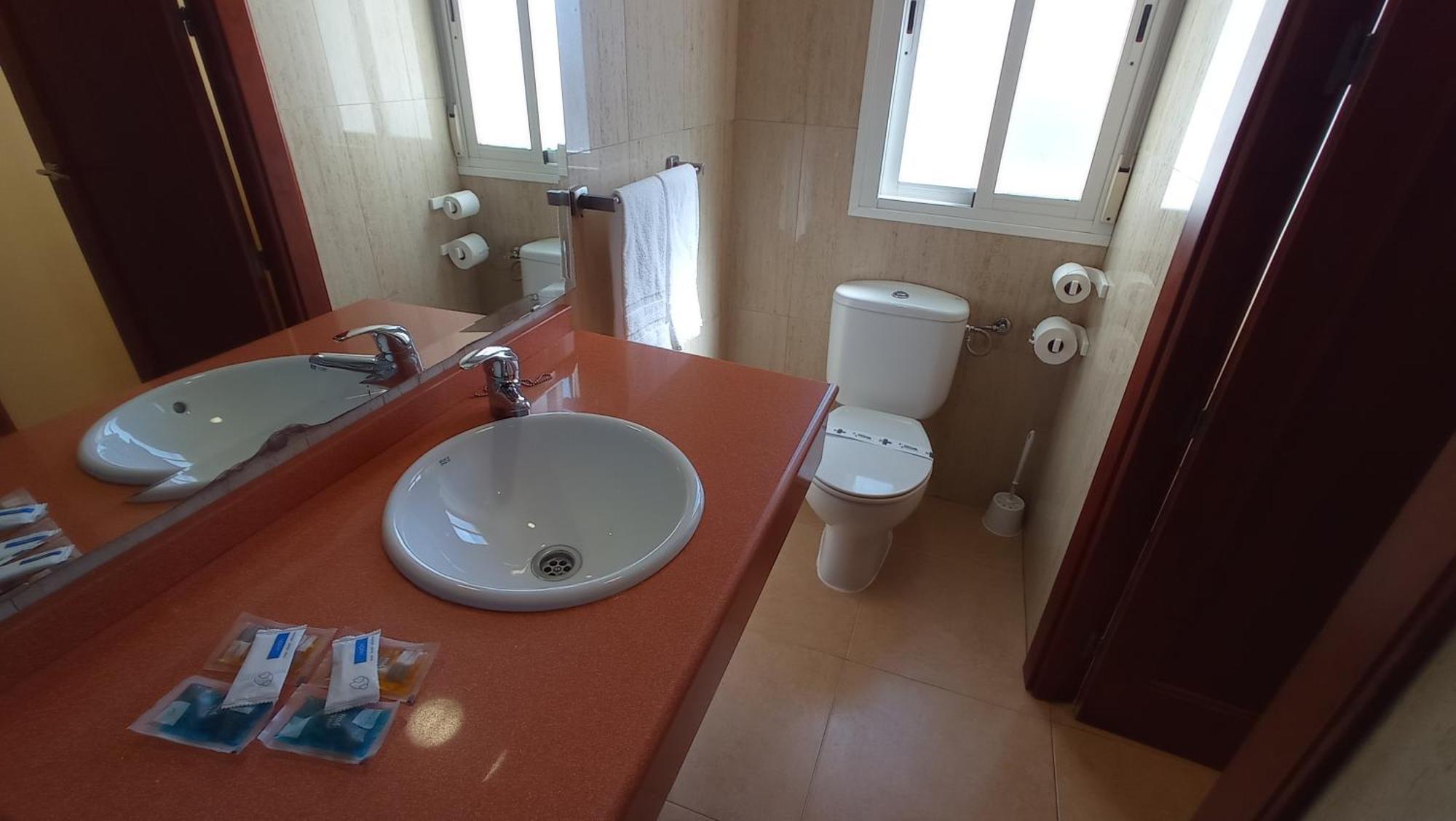 Pension Restaurante Casablanca Torreperogil Номер фото
