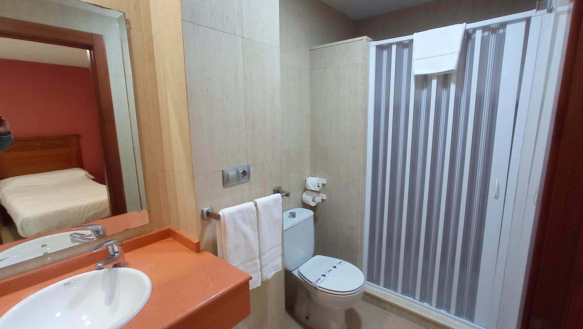 Pension Restaurante Casablanca Torreperogil Номер фото
