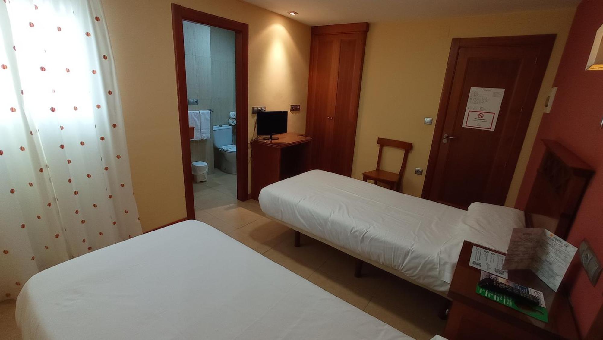 Pension Restaurante Casablanca Torreperogil Номер фото