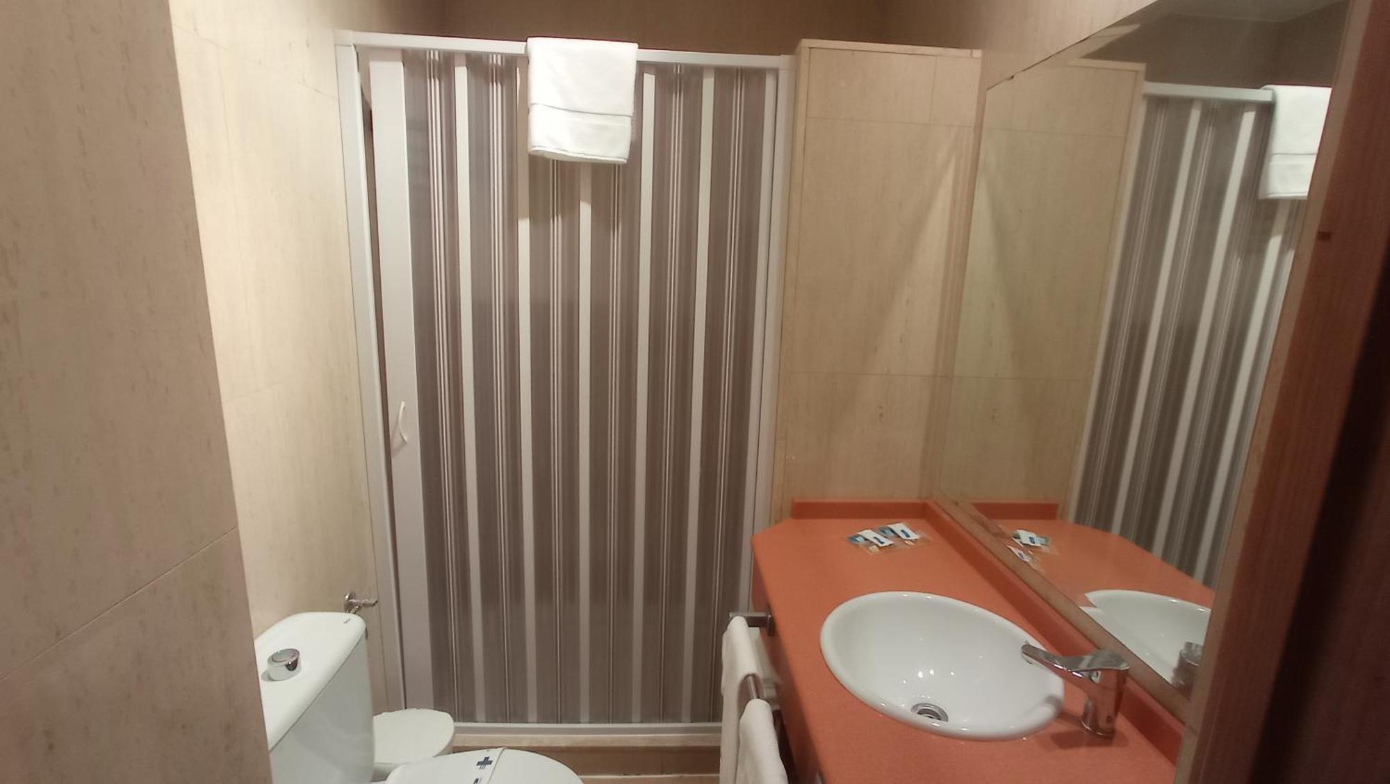 Pension Restaurante Casablanca Torreperogil Номер фото