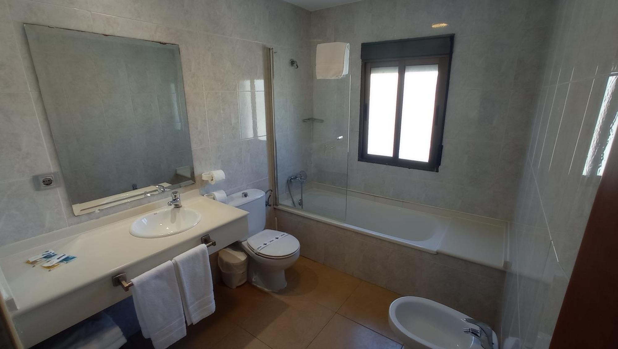 Pension Restaurante Casablanca Torreperogil Номер фото