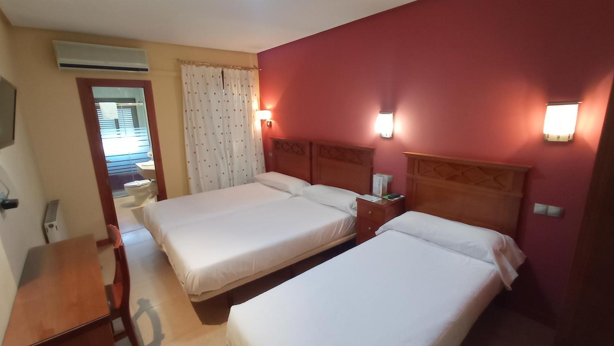 Pension Restaurante Casablanca Torreperogil Номер фото